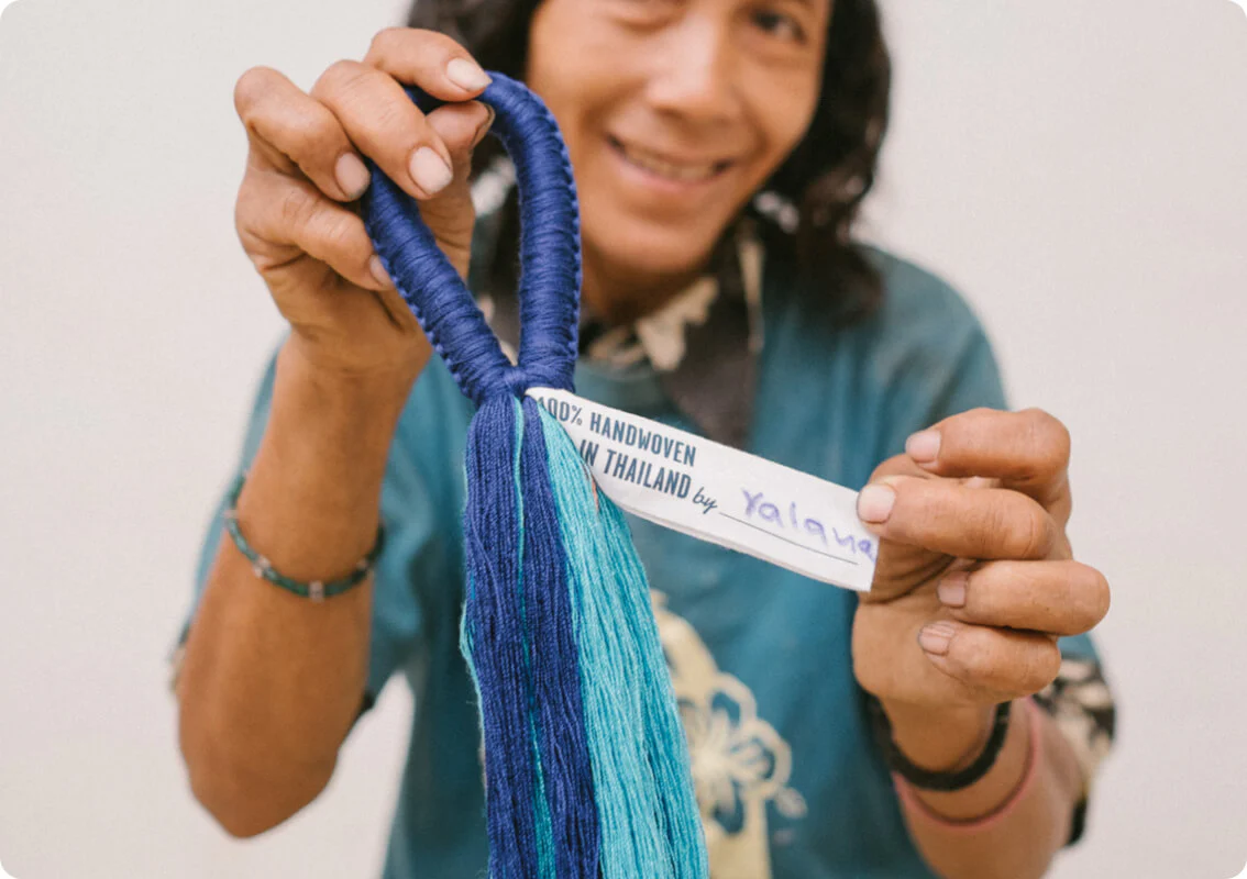 Women weaving hammocks